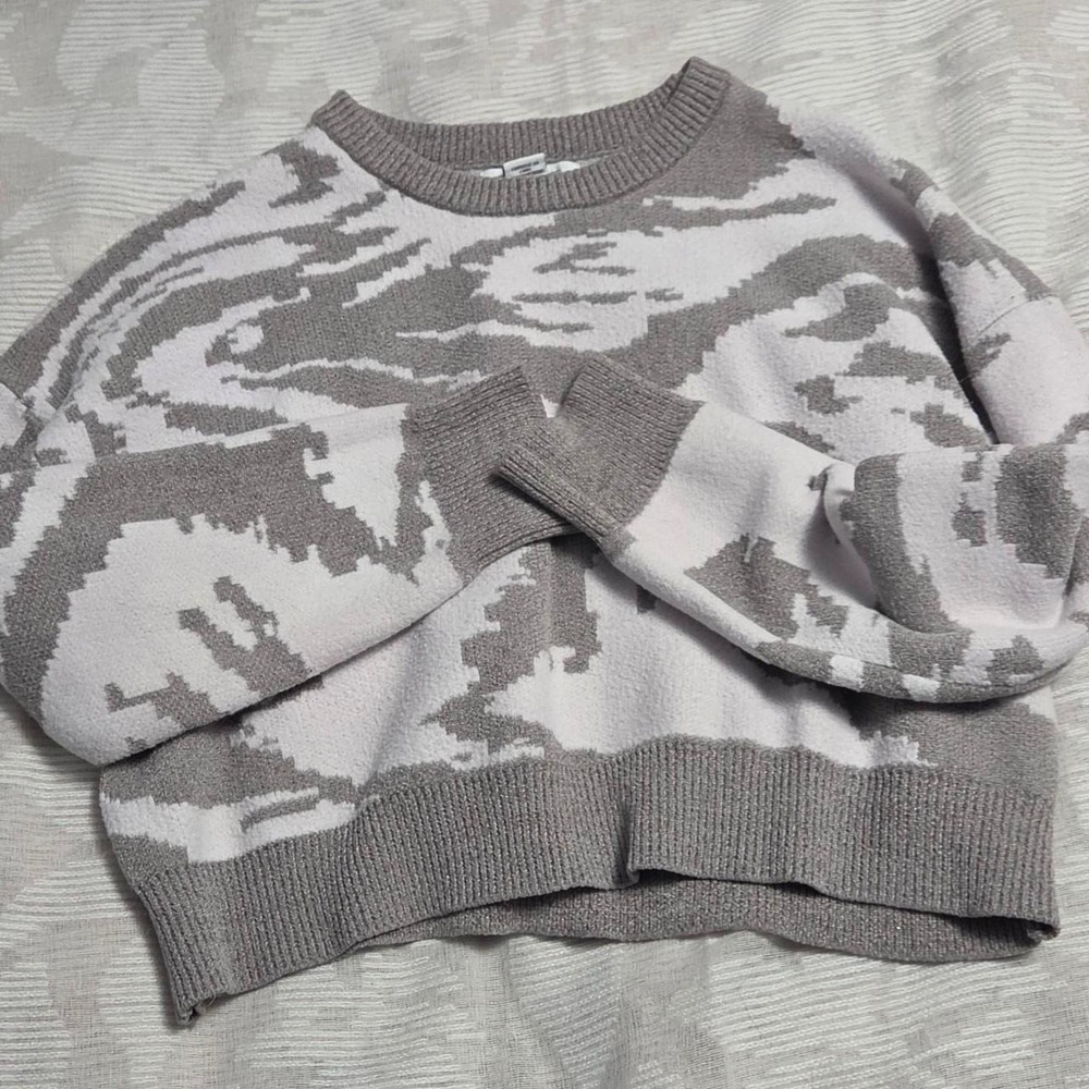 Abstract Pattern Sweater Cropped William Rast Large - Picture 2 of 8